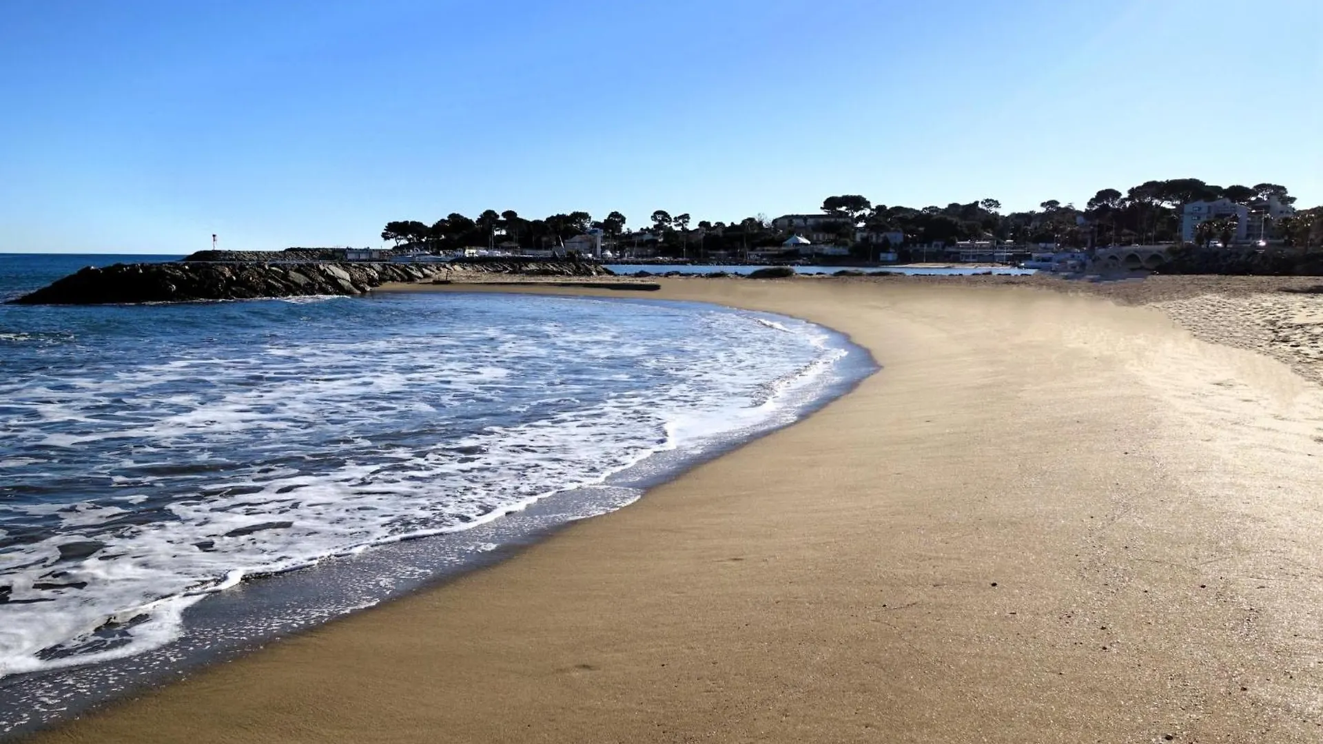 Apartment Le Mas Des Calanques-2 By Interhome Saint Aygulf
