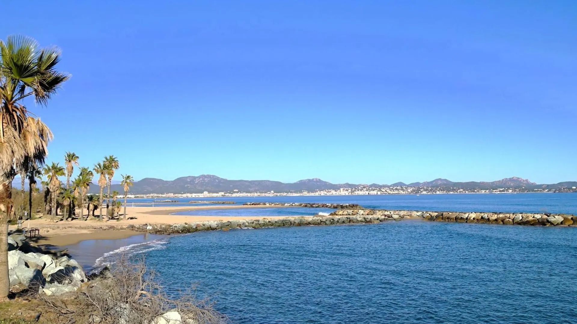 Apartment Le Mas Des Calanques-2 By Interhome Saint Aygulf